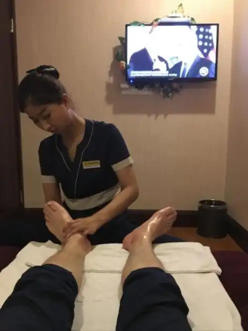 有好多男人深夜为啥非要去足浴店休息呢,店老板:无非就3个原因|足疗店