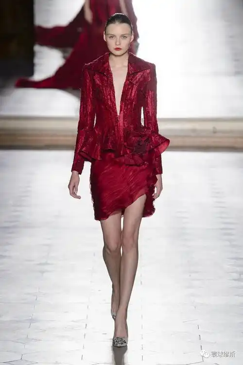 听说全球一半的红毯华服都出自黎巴嫩设计师之手那今天我们来聊一聊