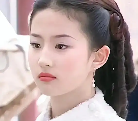 刘亦菲学生时代照片曝光网友难怪无人敢追