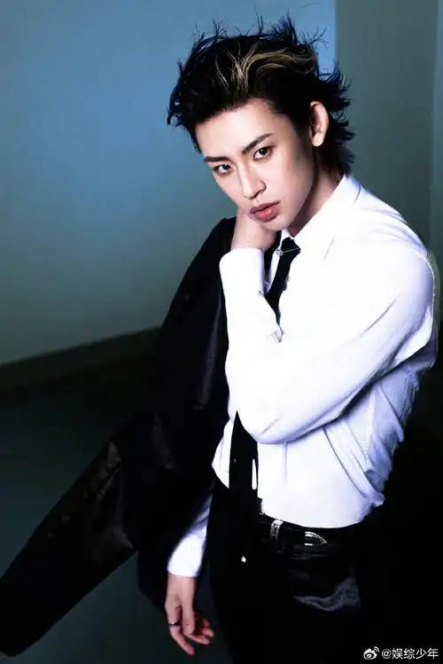 王琳凯年度巅峰潮流歌手##小鬼获奖感言