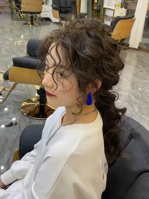烫一次就爱上的法式烫发慵懒复古风中长发
