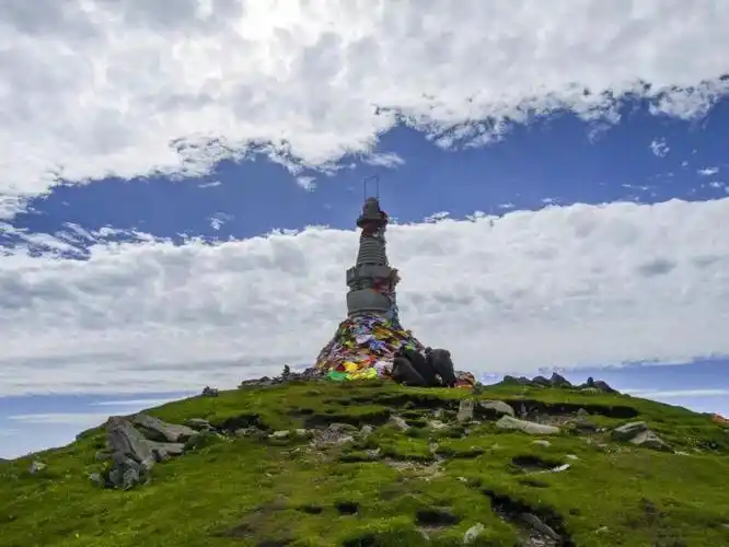 其它 五台山 写美篇山西五台山,位于黄土高原东侧太行山系北端,因为有