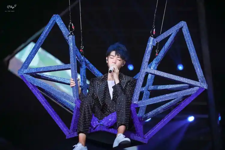 王俊凯此刻之外生日会 cr.唯一的老叶叶kkk