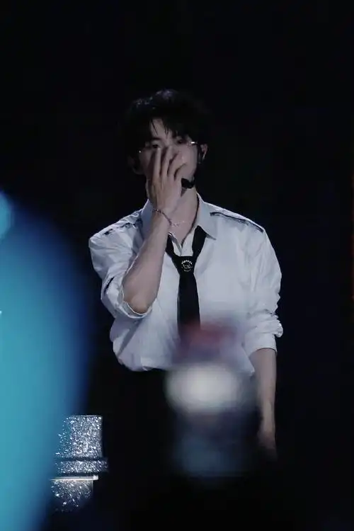 马嘉祺戴眼镜气质##青春芒果夜