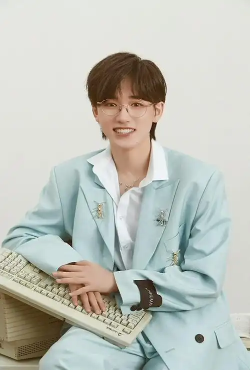 宋亚轩半熟主义少年纯欲天花板宋亚轩绝美高清壁纸多图