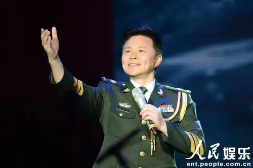 男声独唱:王宏伟 (俞根泉 摄)