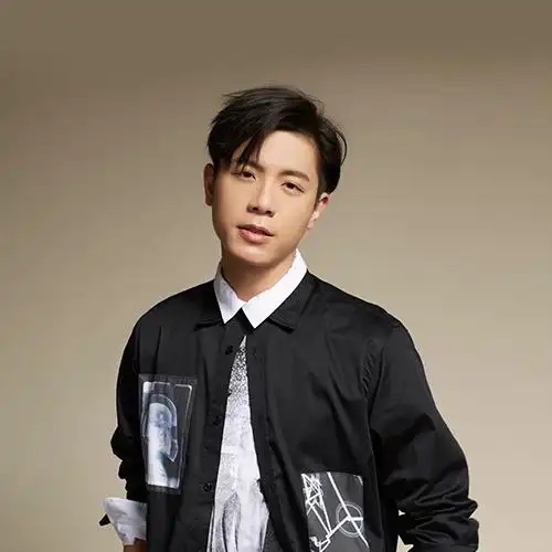 相信很多人都不理解,韦礼安作为一名歌手,其实已经取得了很多的成就