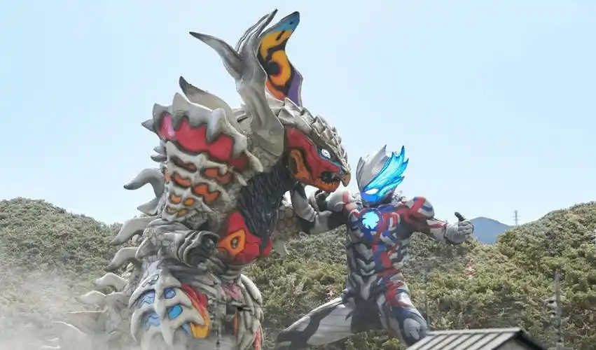 《布莱泽奥特曼》预告:超强怪兽出现,布莱泽奥特曼吃瘪撤退_彩虹_事情