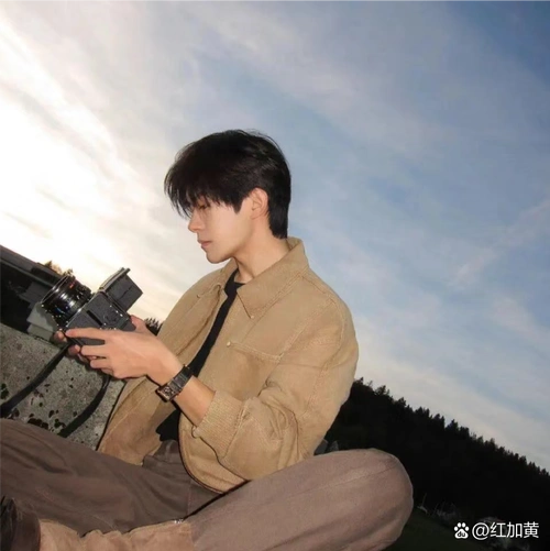 易烊千玺头像分享来啦,用玺子哥当头像绝了~