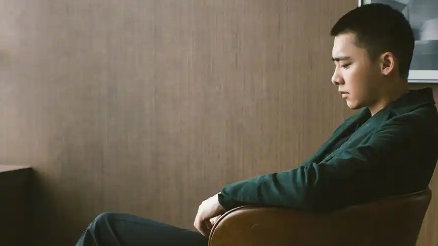 回车桌面>电脑壁纸>明星>大陆明星>李易峰清爽寸头造型写真合集>