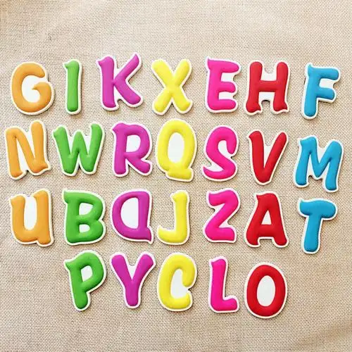 一套可爱卡通26个英文字母磁铁教学教具白板贴可爱冰箱贴磁扣