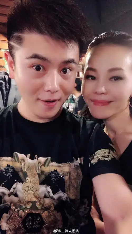 歌手v榜第一##江映蓉骑自行车请战歌手