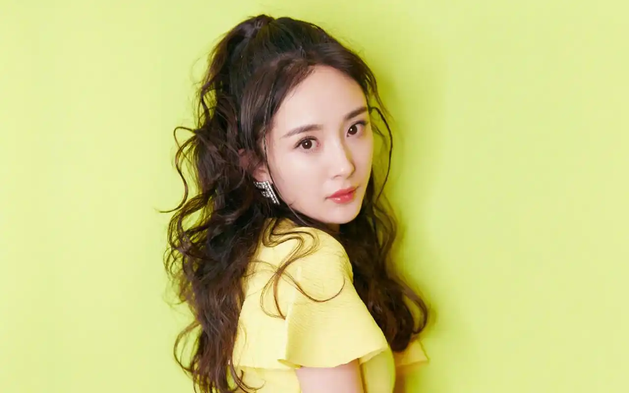 杨幂清新温婉写真桌面壁纸