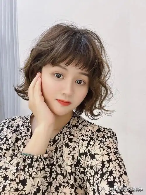 短发卷发图片2021最新(减龄短发2021最火卷发)-感悟人生