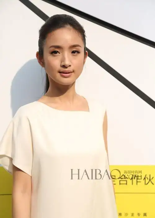 林依晨亮相2015春夏上海时装周su.guangyu&crocs秀场