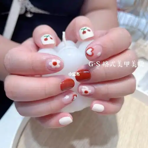 百搭可爱款 手绘美甲