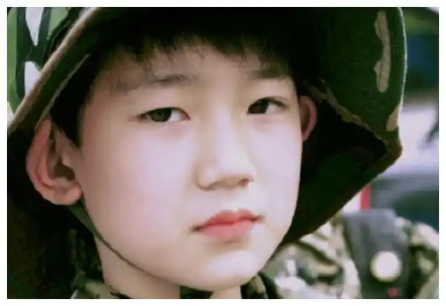 吴磊小时候软萌张子枫小时候可爱看见王源小时候真是一眼误终身