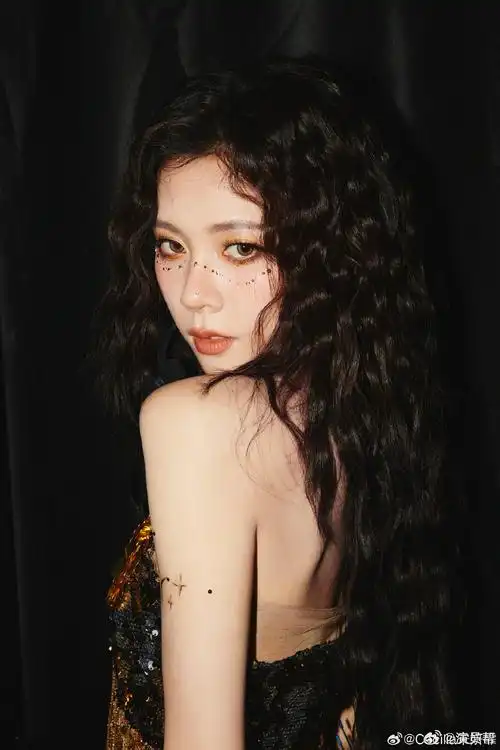 宋妍霏和管乐的友情直接甜到齁,疯狂心动!