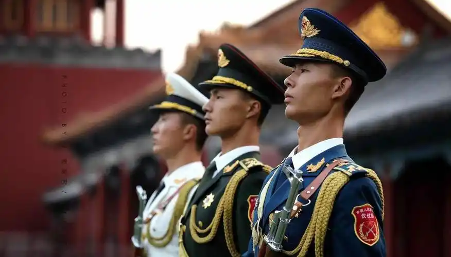 军人图片有一种帅气叫中国军人致敬