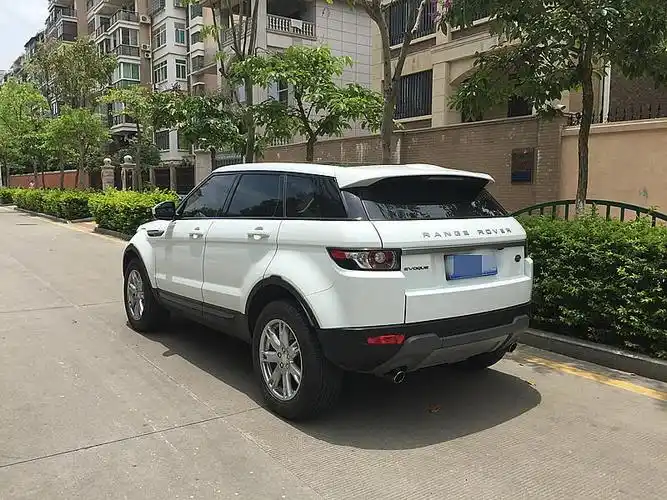 【厦门】2014年10月 路虎 揽胜极光 2.0t 5门耀动版 白色 自动档