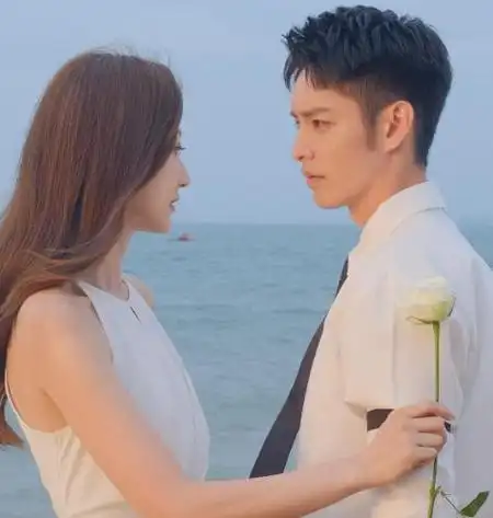 《为你逆光而来》扫楼 曹佑宁余玥甜蜜比心