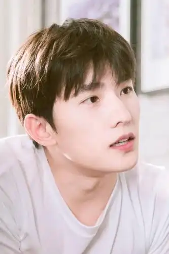 杨洋怎么可以这么帅这么可爱