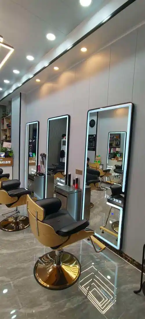 地理位置街道实景经度:110.300436纬度:20.013643