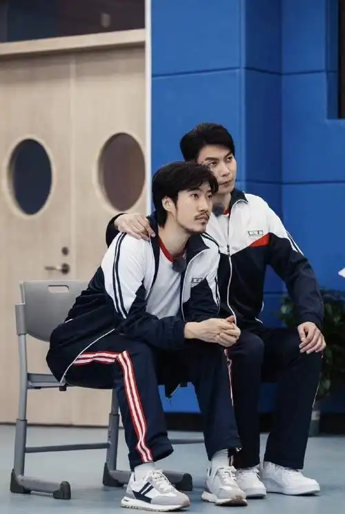 艾伦常远把微博玩成了朋友圈