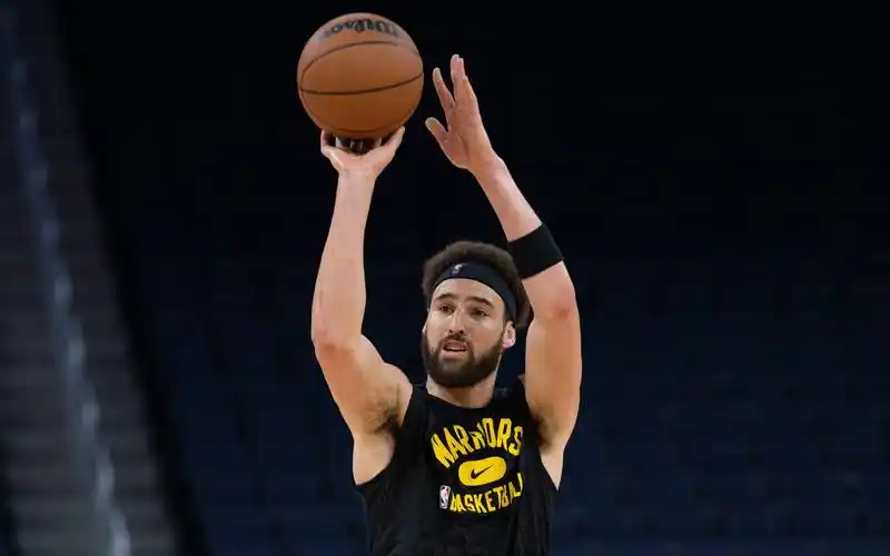 阔别赛场941天,克莱·汤普森将在"骑勇大战"中复出_比赛_勇士_赛季