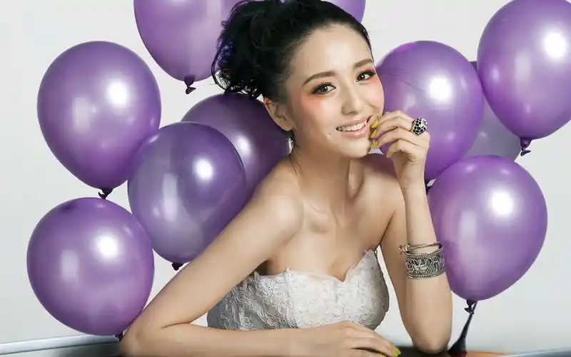 气质美女佟丽娅写真高清桌面壁纸