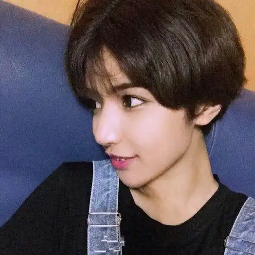 气质齐耳短发发型图片气质齐耳短发发型图片2015女