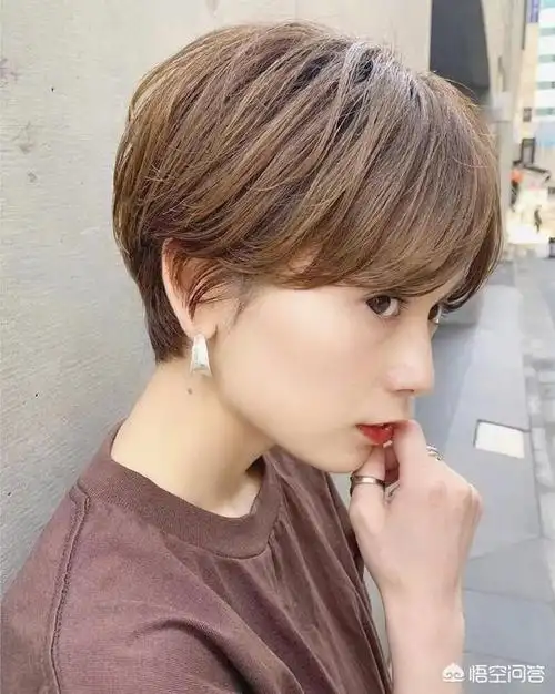 头条问答 - 女生怎样才能剪一个"出众"的短发?(16个回答)