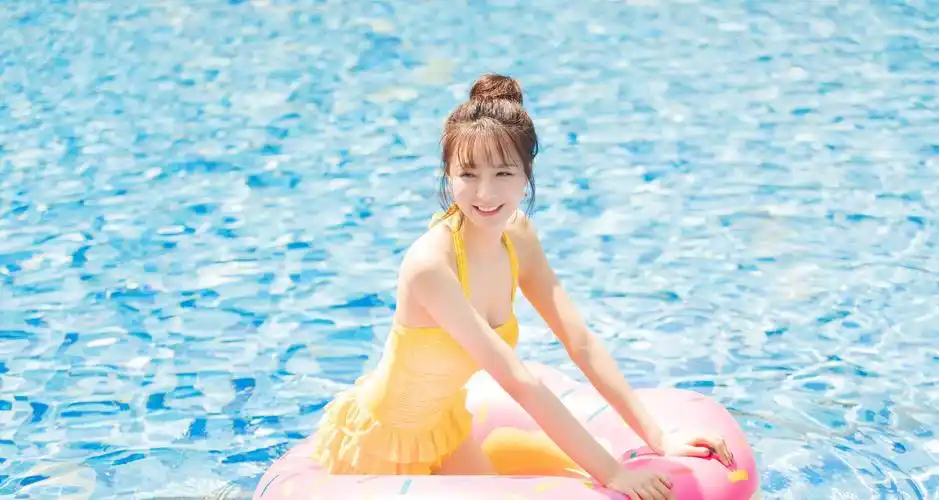 沈梦辰晒体重照,为上秤绞尽脑汁,看到袜子后令人抓狂