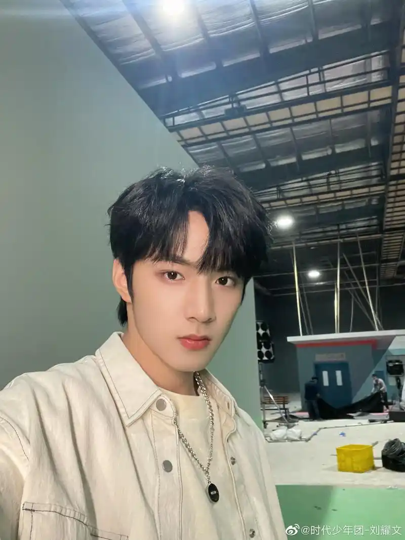 刘耀文,2005年9月23日出生于重庆市