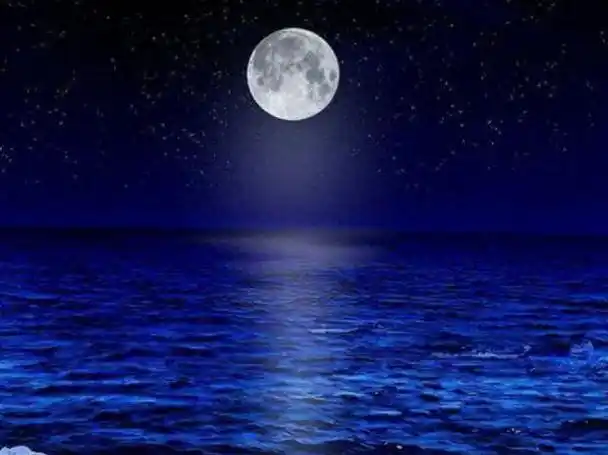 八首唯美的秋月诗词,思苦自看明月苦,人愁不是月华愁