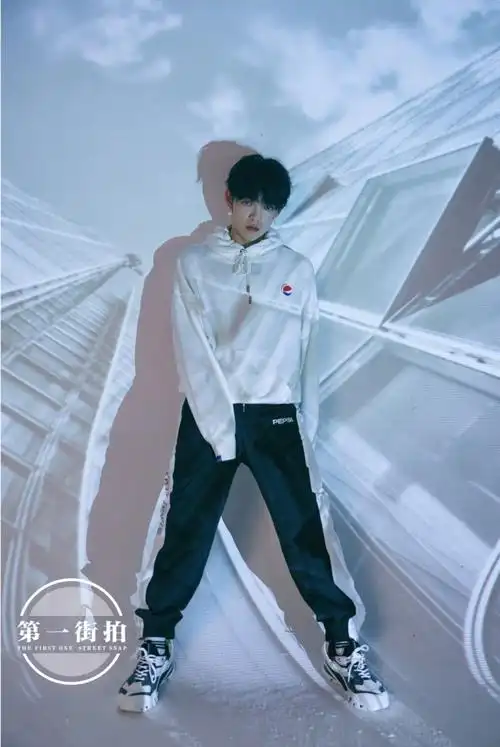 朱星杰 #第一街拍thefirstonestreetsnap # 我杰哥的每个角度都是如此