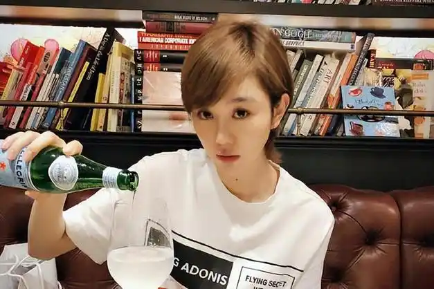 水哥姜妍谈恋爱了网友罕见没反对姜妍加油一定要追上水哥