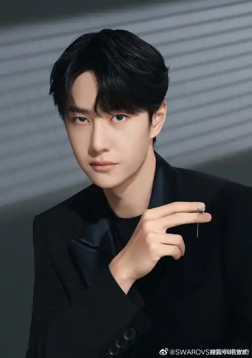 盘点7位「手超好看男明星」龚俊手霸屏微博