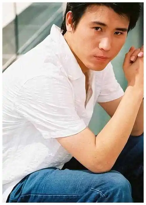 "星二代"李乃文:戏红人不红,与颜丙燕意难平,48岁终结婚_演技派_演艺