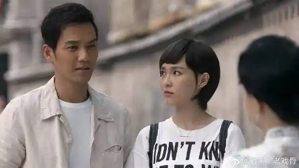 想起往事,瞬间感觉不安#何以笙箫默# #钟汉良# #唐嫣#  默笙母亲感觉