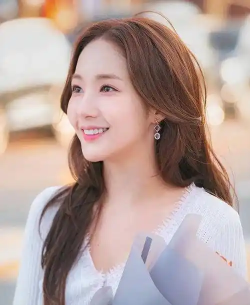 卡戴珊告诉我们,不是谁都适合齐刘海_造型_乔妹_发型