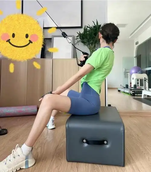 唐艺昕罕晒健身照,穿露腰装秀马甲线,脚踝纹身抢镜