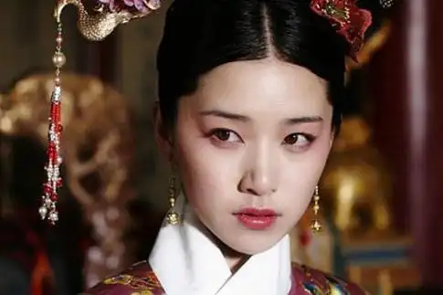 朝代 清朝 正文丽妃体弱多病,经常服用中成药和草药,效果不大,终于在