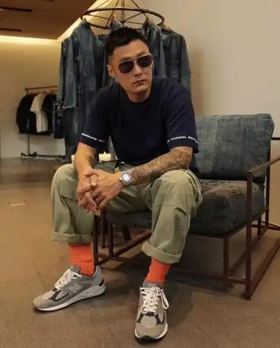 探秘新百伦990全系列 什么鞋让余文乐如此深陷不拔