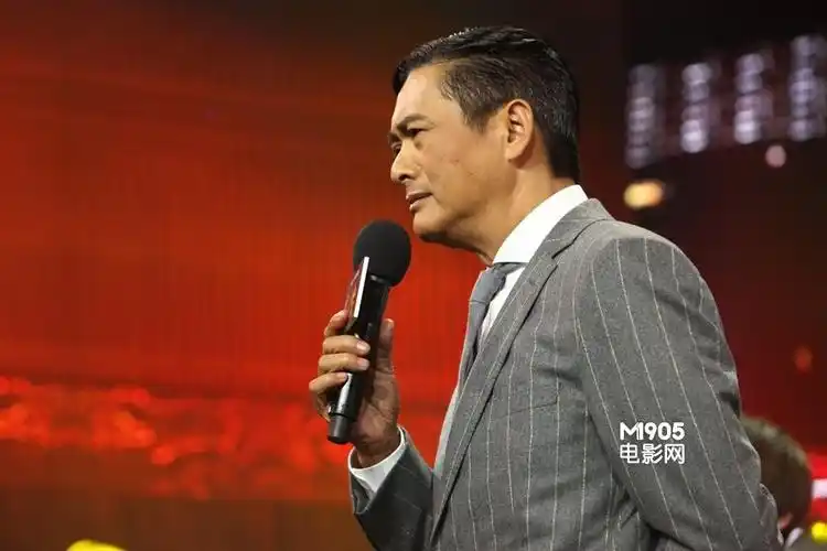 周润发遭刘亦菲拥抱 伊能静不惧情欲戏被撕衣