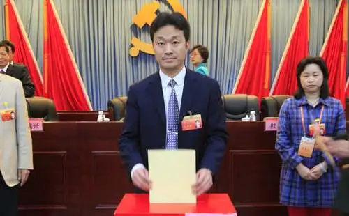 区委书记郭永航走访恩上村居民