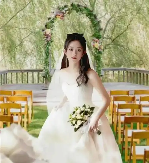 赵丽颖的婚纱造型每一套都优雅美丽