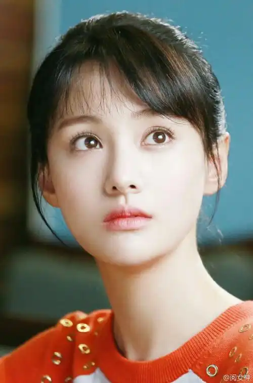 又一大波郑爽美照上线还是那么清新靓丽