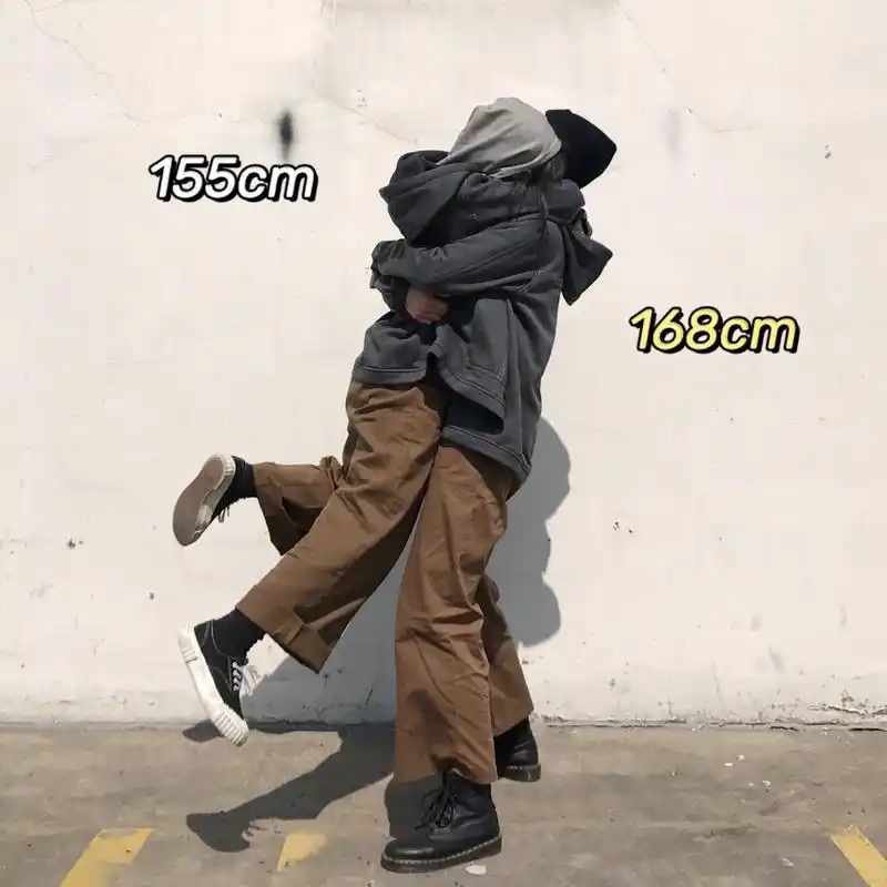 155&168最萌身高差 闺蜜拍照姿势 穿搭分享 是大学时期拍的皂片了