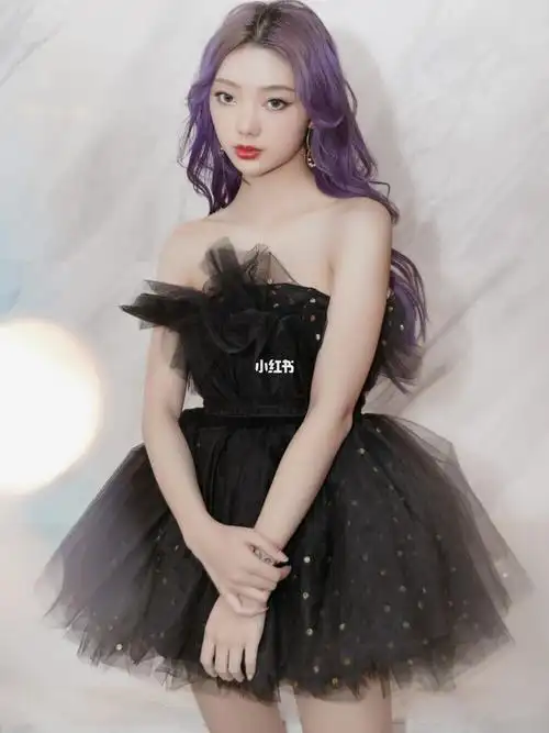 李紫婷黑色纱裙